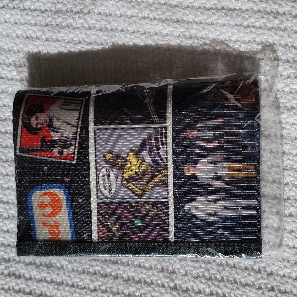 Harveys Star Wars Seatbelt Passport Wallet NWT